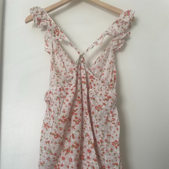 ASOS DESIGN tiered mini sundress with frill lace inserts in ditsy floral print - Picture 3 of 4